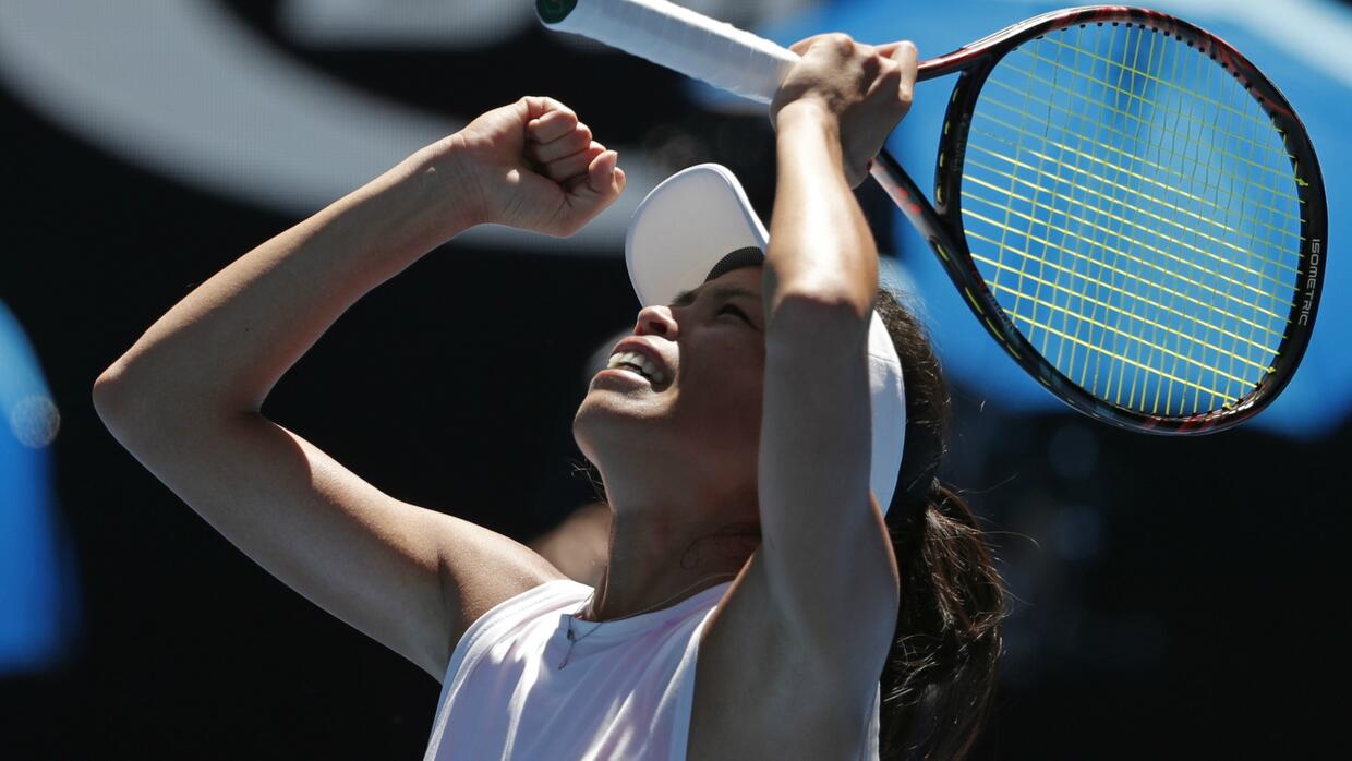 María Sharapova avanza y Garbiñe Muguruza se va del Abierto de Australia