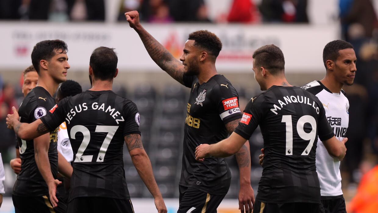 Newcastle, without Benítez in the dugout, gets their first away victory.