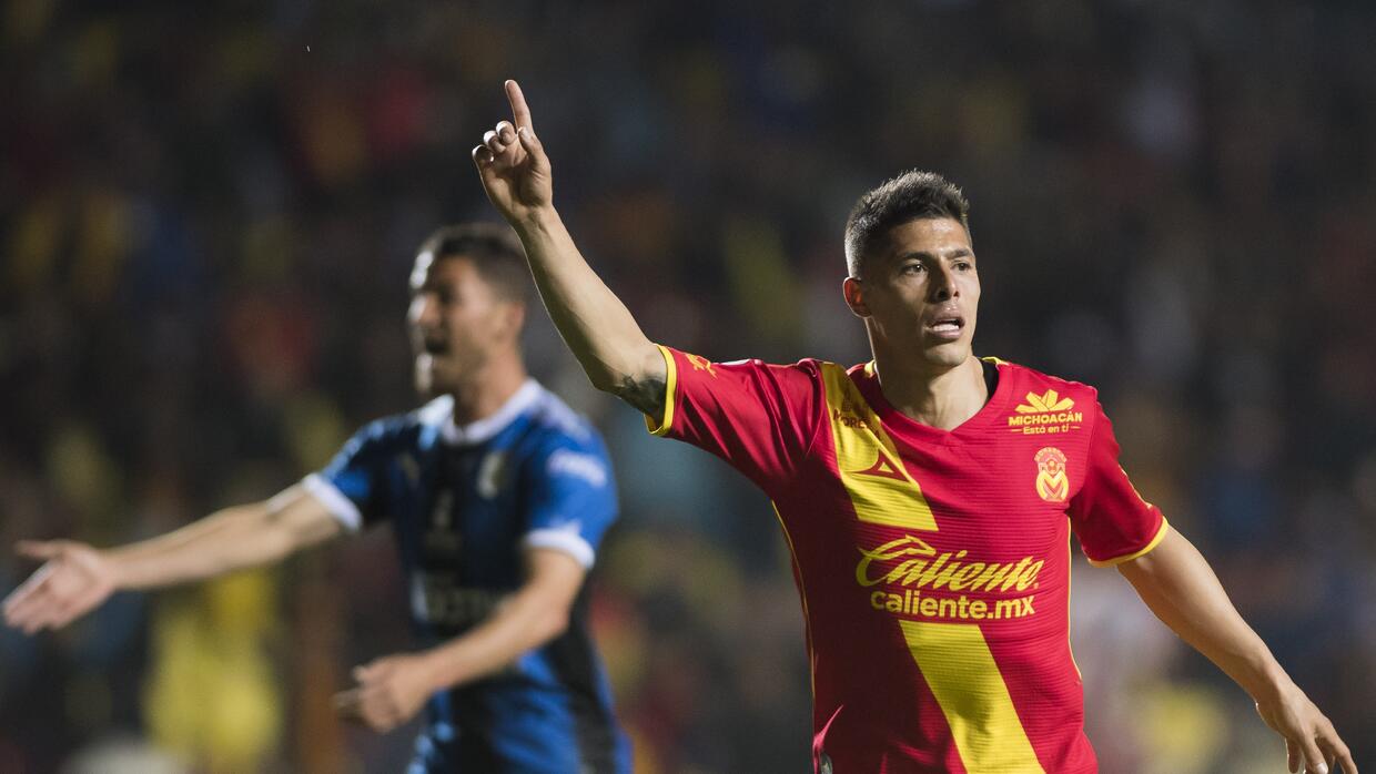 Con garra y corazón, Monarcas derrotó a Gallos Blancos