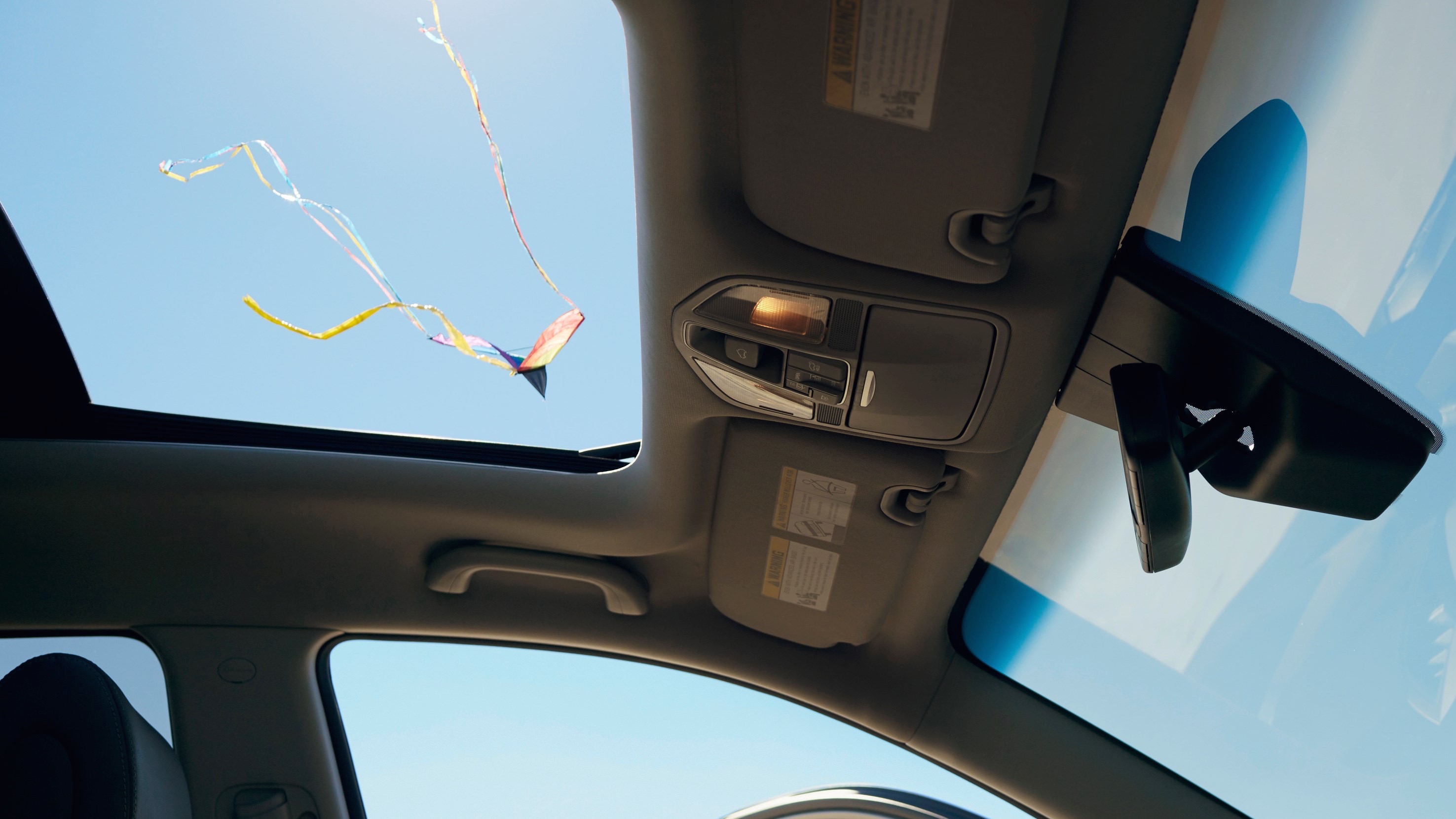 El misterio de los sunroof explosivos Univision