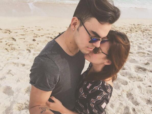 Laura Carmine y Adriano Zendejas terminaron su noviazgo - Univision