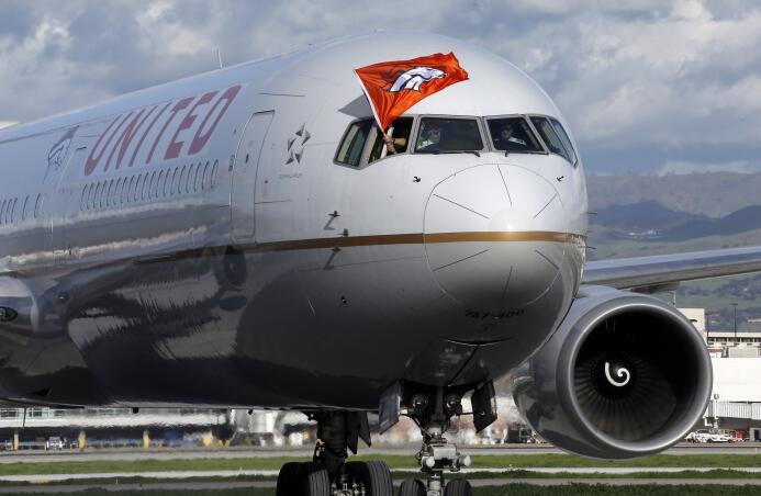 Los Denver Broncos campeones de la Conferencia Americana, llegaron la tr...