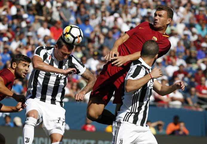 'Pipa' Higuaín se 'comió' una imperdible pero Juve venció a Roma en la I...
