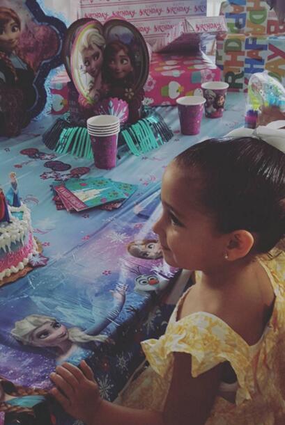 Jacqueline Bracamontes y Mini Jacky