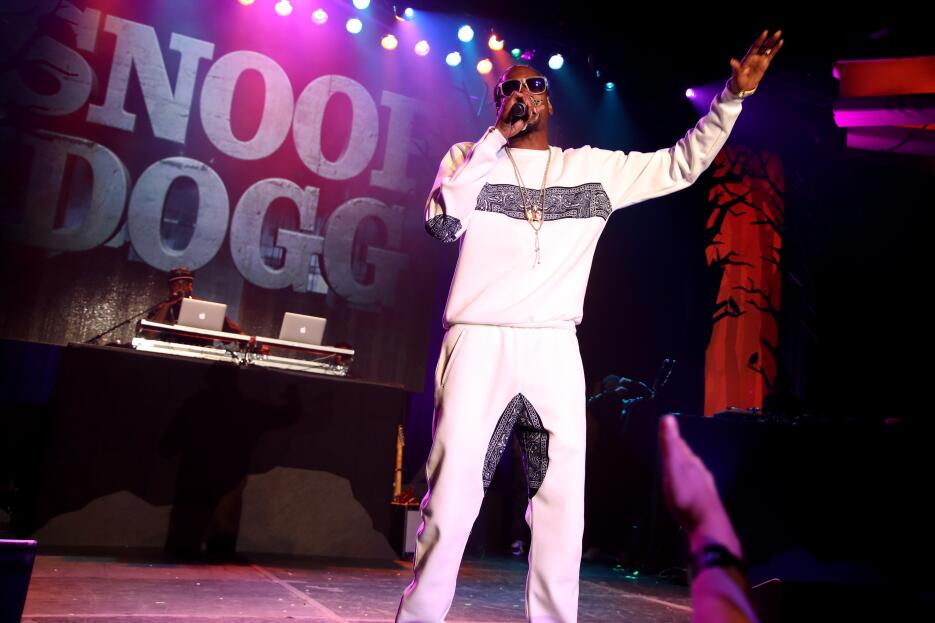 LOS ANGELES, CA - OCTOBER 15: Recording artist Snoop Dogg performs onsta...