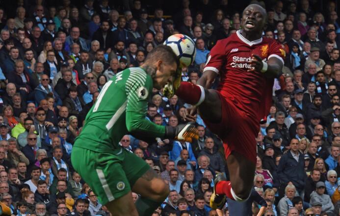 Escalofriante golpe de Mané a Ederson en goleada de Manchester City cont...