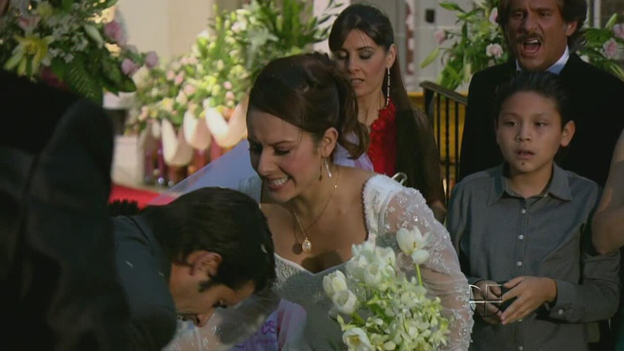 Resúmenes de Una Familia con Suerte Episodios 91100 Univision