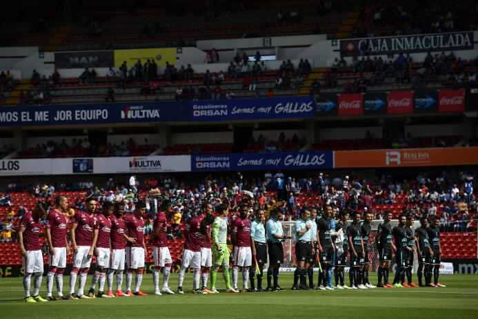 Cual ave fénix, los Gallos Blancos resurgieron y vencieron 2-1 a Morelia...
