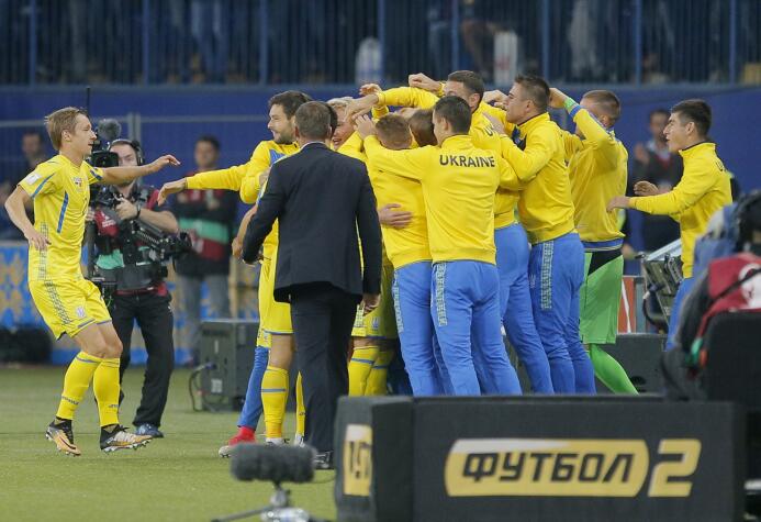 Yarmolenko le dio el triunfo a Ucrania contra Turquía en duelo caliente...