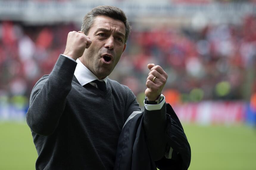 Pedro Caixinha del infierno al cielo y de regreso en el 2015 con Santos...