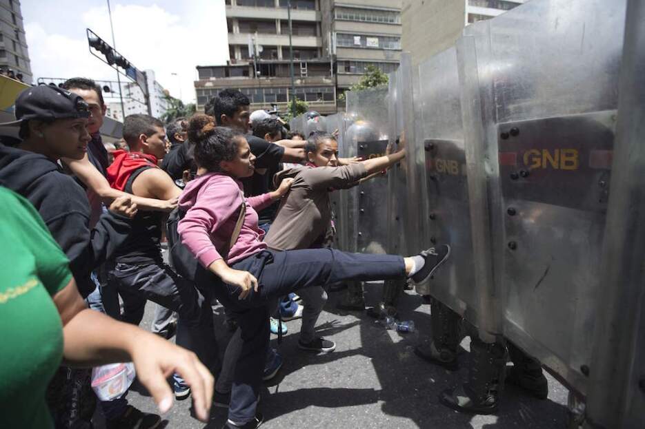 El hambre se vuelve protesta en Venezuela y llega a escasos metros del p...