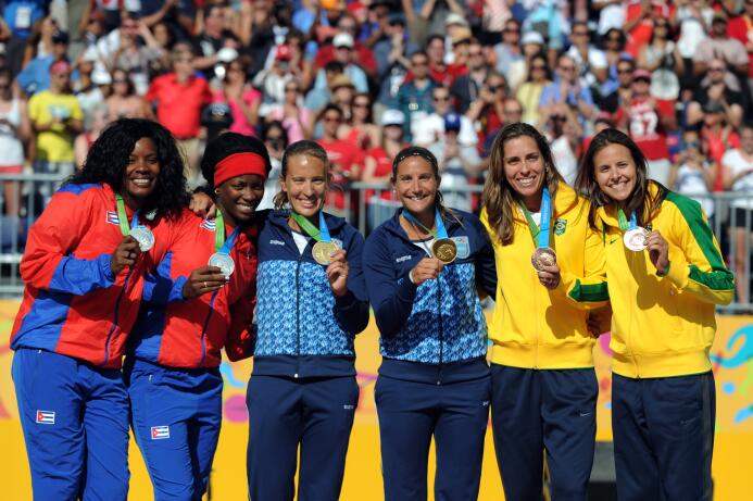 Ana Gallay y Georgina Klug hicieron historia al derrotar 2-1 a Cuba el m...