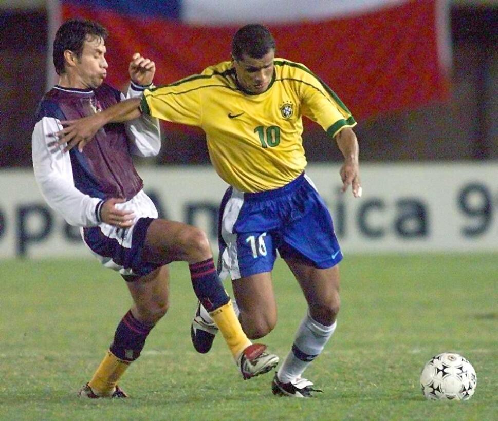 Futbolistas latinoamericanos ganadores en la historia del Balón de Oro R...