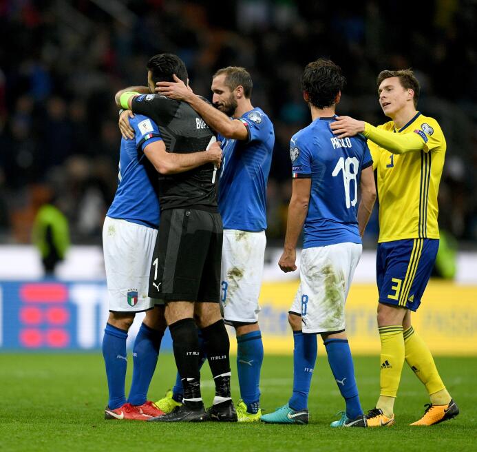 La retirada de los jugadores se produce después que la ‘Azzurra’ quedó e...
