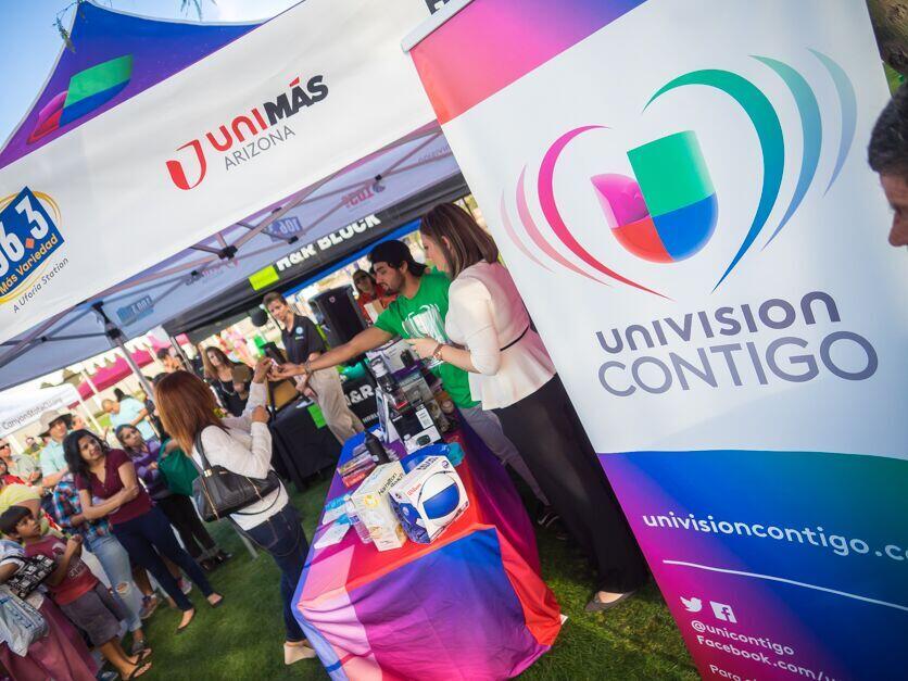 Cientos de personas asistieron a la Feria Financiera 2016 de Univision A...