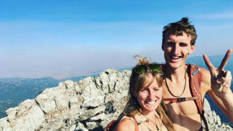 Hayden Kennedy (d) y Inge Perkins.