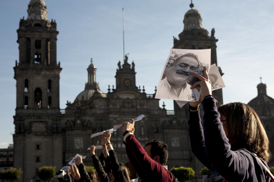 Fotoperiodistas y otros colegas de Francisco Pacheco, fundador y editor...