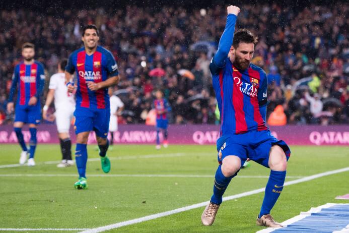 Messi y Barcelona fulminan al Sevilla y se mantienen en la pelea por La...