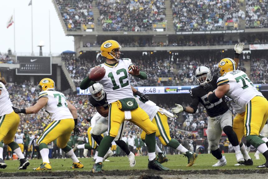 Los Green Bay Packers vencieron 30 - 20 a los Oakland Raiders para avanz...