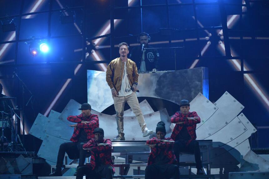 TOP MOMENTS LG