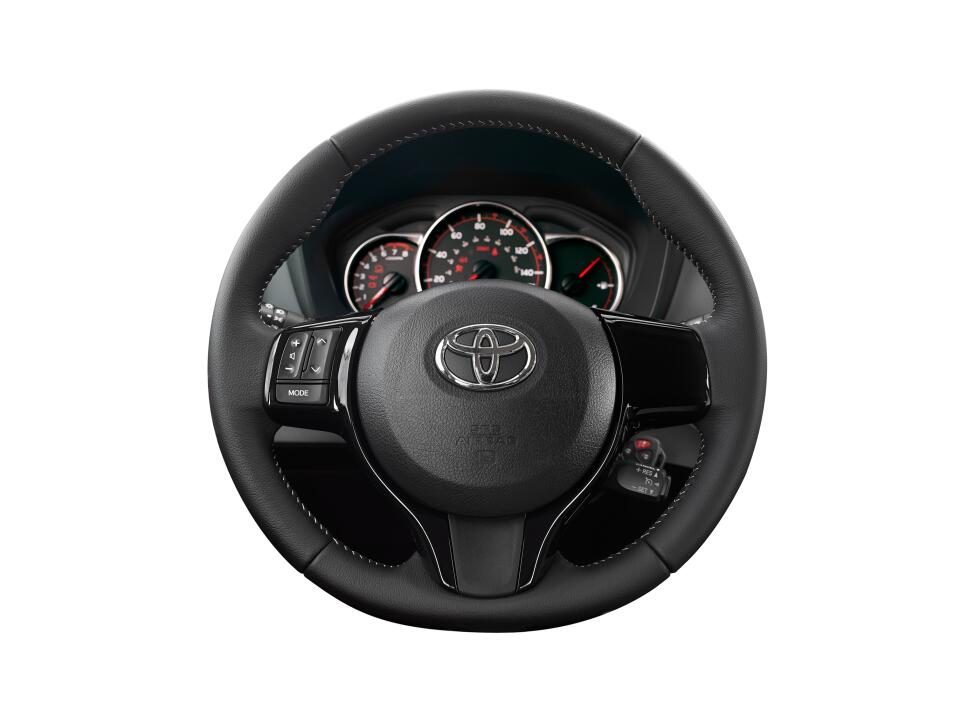 Probamos al Toyota Yaris 2015 Univision