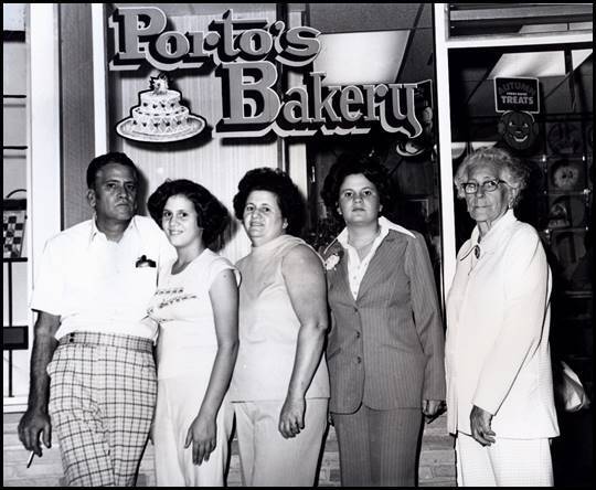 Raúl, Margarita, Rosa, Betty y Dolores Porto.