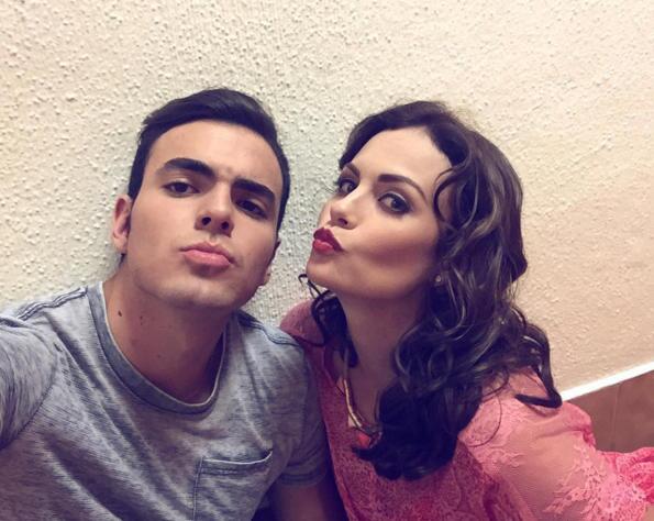 Adriano Zendejas y Laura Carmine