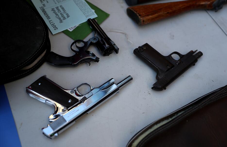 Decenas de armas fueron entregadas en un evento organizado por United Pl...