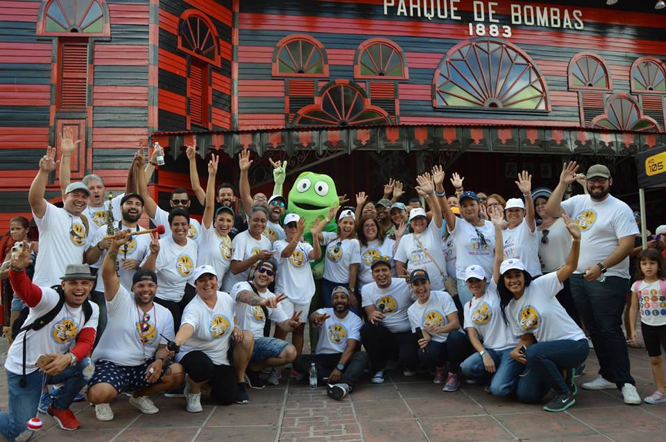 Empleados de Univision Puerto Rico y voluntarios recorren la isla como p...