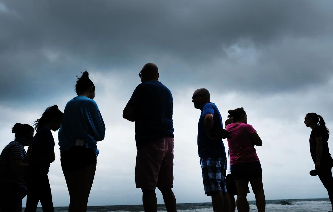 FOTOS: La angustiosa espera de Irma en la pequeña ciudad de Naples Gett...