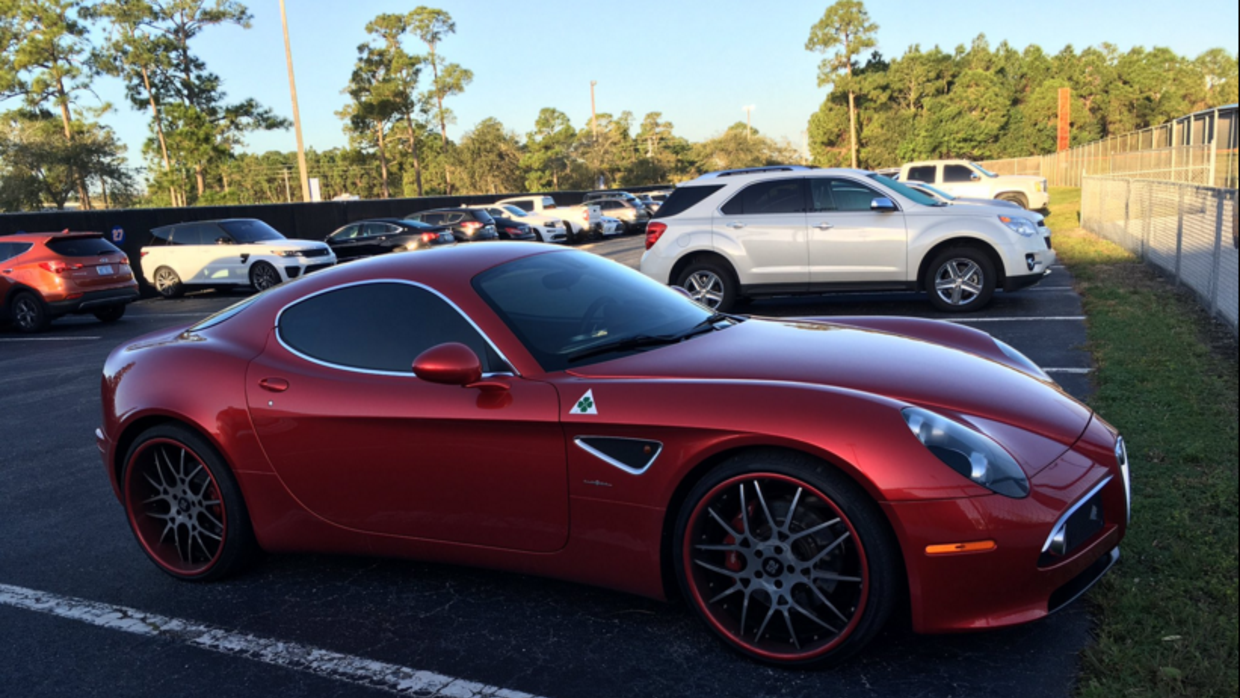 Beisbolistas invierten millones en modificar sus vehículos - Univision