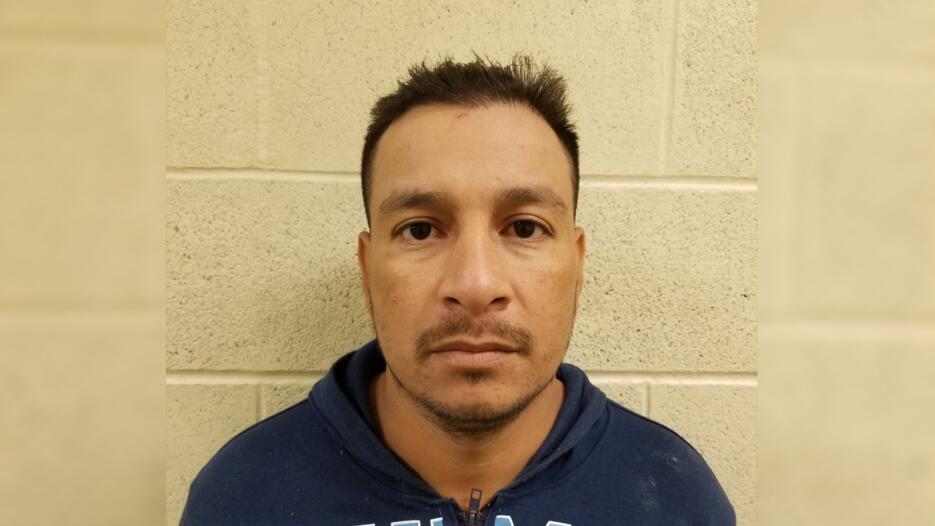 Arrestos de inmigrantes indocumentados con antecedentes criminales en la...