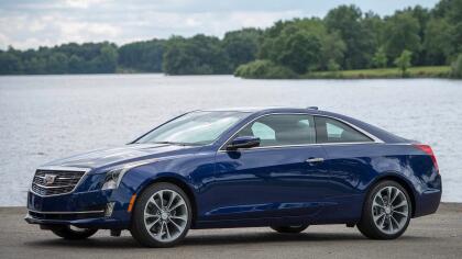 <h3 class="cms-h3-H3">3. Cadillac ATS</h3><br/>Las áreas más problemáticas del ágil compacto de Cadillac de acuerdo a sus dueños estuvieron relacionadas a los sistemas electrónicos del vehículo, a su tren motriz y a su sistema climático. Cadillac dejará de construir el ATS sedán en 2019, pero el modelo coupé continuará siendo ofrecido.