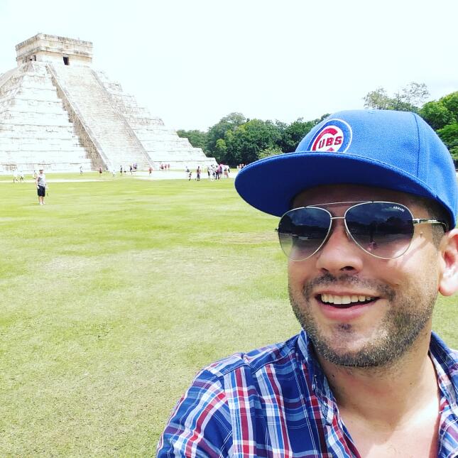Omar Ramos estuvo de vacaciones en Cancún, México y compartió con nosotr...
