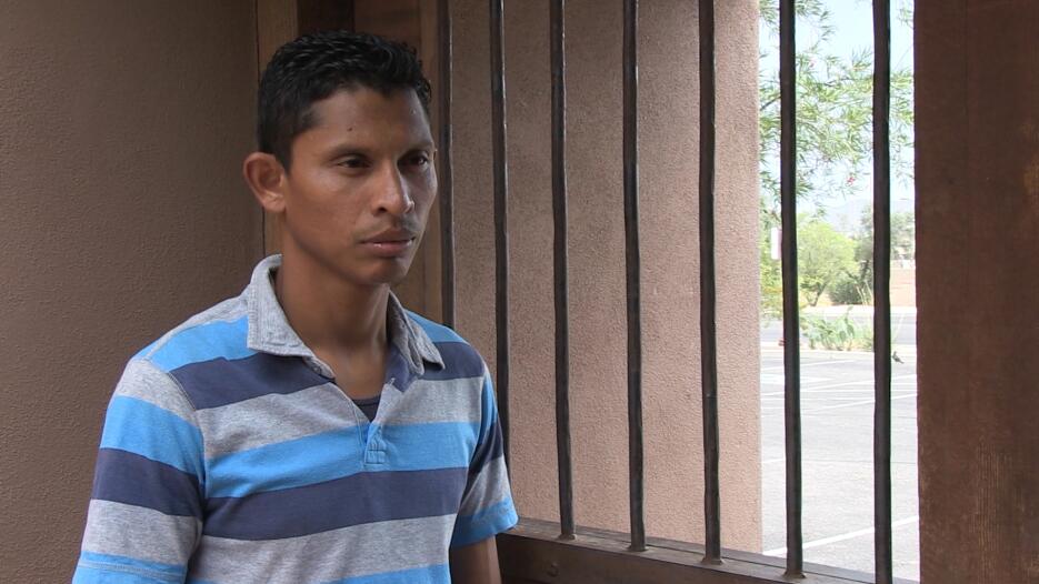 Las imágenes muestran las condiciones de los centros de detención de la...