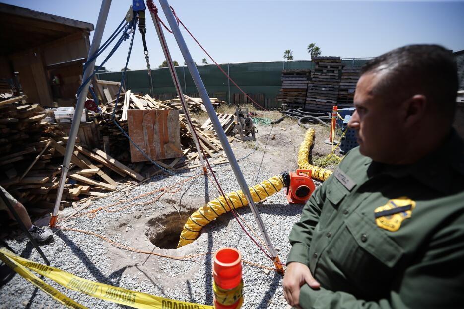 Agentes hallaron una tonelada de cocaína en ese túnel en San Diego.