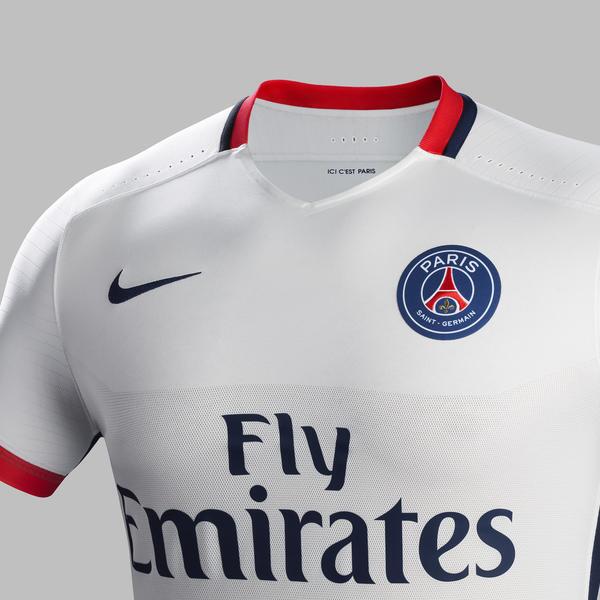París Away Kit