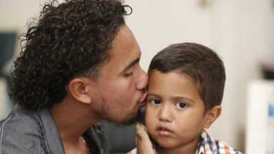 El gobierno asegura que ya ha reunificado a 57 menores de 5 años separados en la frontera, pero aún faltan 46