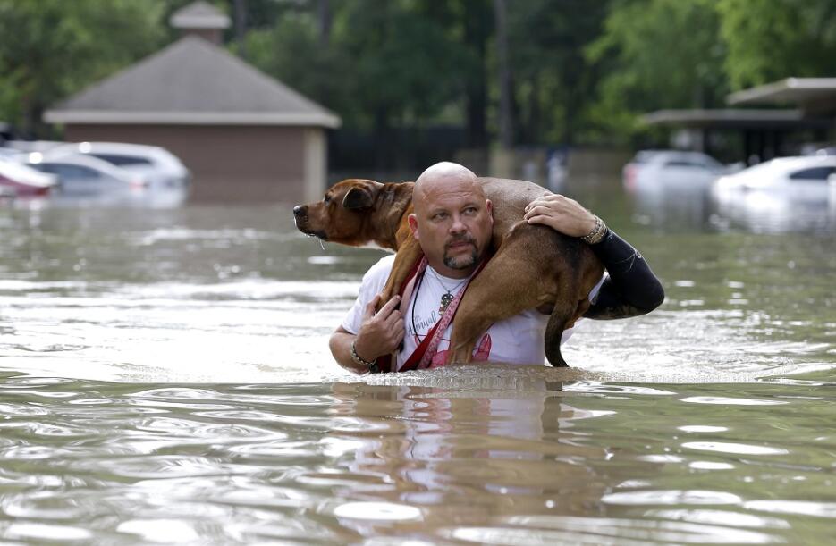 En algunas zonas, las inundaciones causaron víctimas fatales.