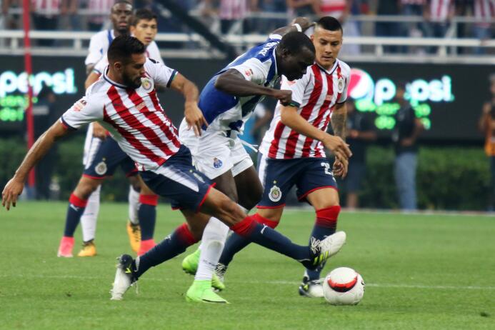 Chivas y Porto empatan con polémico final 20170719_4591.jpg
