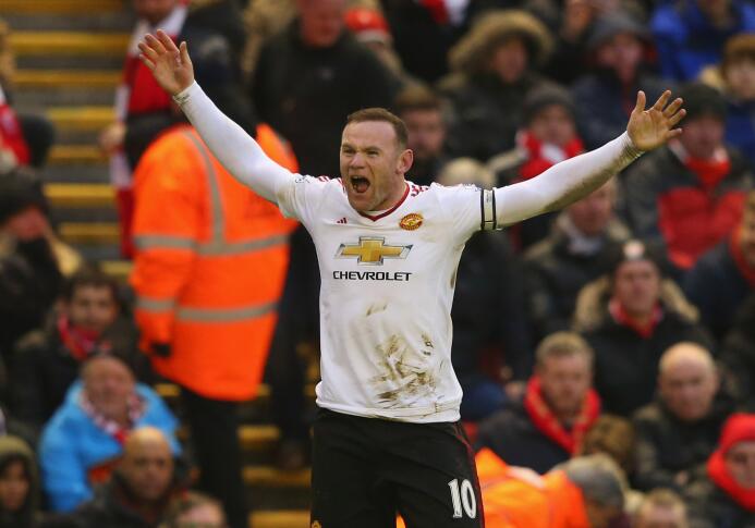 Man U celebra en la casa del Liverpool