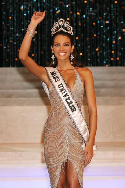 Zuleyka es la 5ta reina puertorriqueña que gana la corona de Miss Universo.