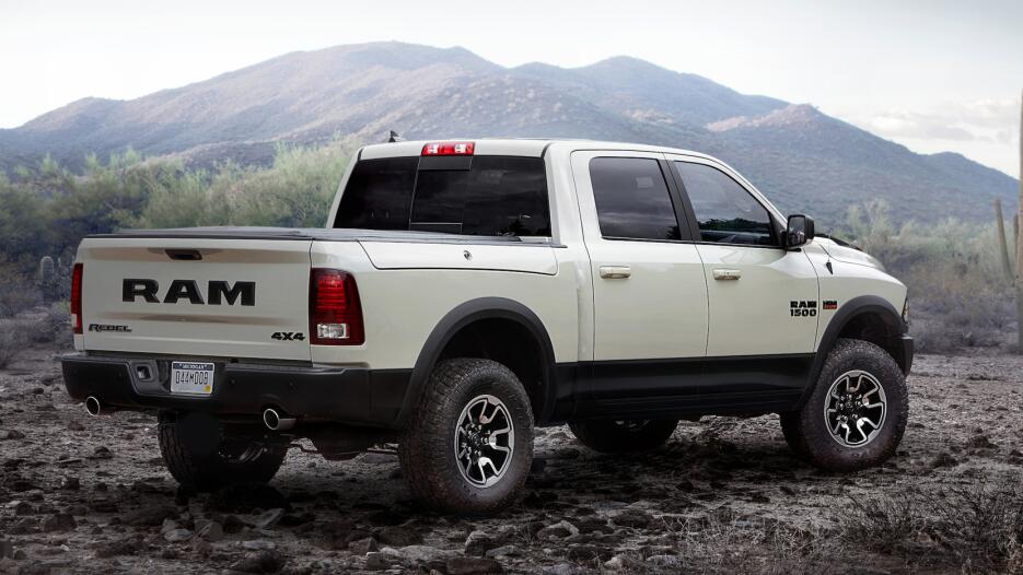 Esta es la la Ram 1500 Rebel Mohave Sand Package 2017 ram-la-auto-show-t...