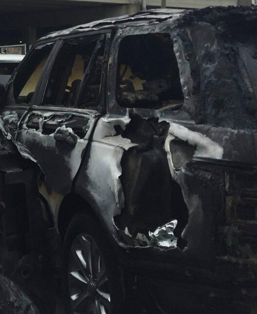 Range Rovers quedaron carbonizadas