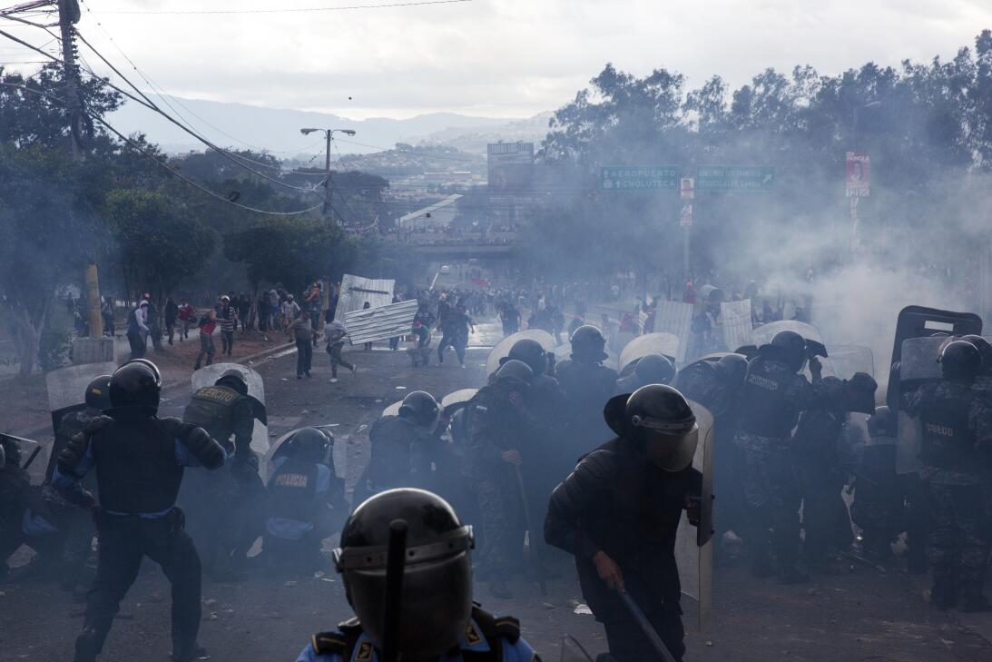 En fotos: Enfrentamientos policiales con la oposición avivan crisis por...