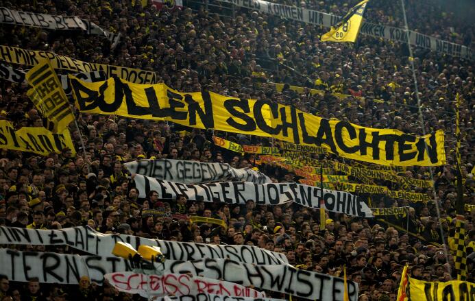 Cuando "La Muralla Amarilla" del Dortmund estalló en cólera GettyImages-...