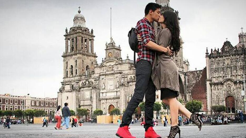 Ella es Cristina la novia de Luis Coronel Univision
