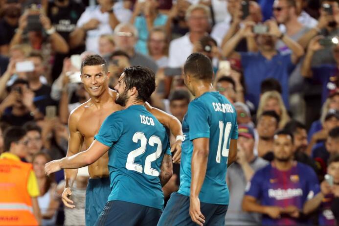 Con uno menos, Real Madrid dio un paso enorme hacia el título de la Supe...