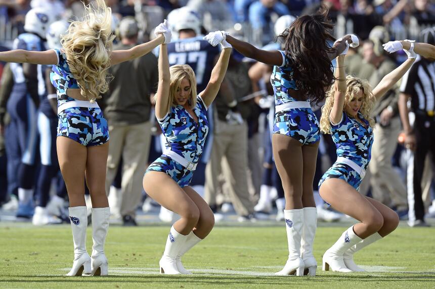 Checa las hermosas cheerleaders que llenaron de alegría la Semana 10 de...