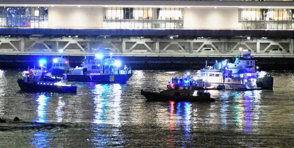 Helicoptero cae al rio Hudson Nueva York